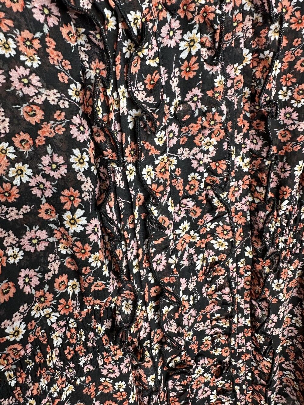 Torrid Shirt Womens 2X Black Floral Ruffle V Neck Smocked Waist Peplum Ditsy - Picture 2 of 4